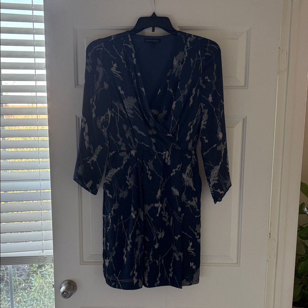 Banana Republic Navy and White Long Sleeve Dress